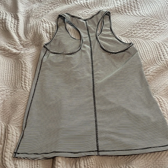 Classic tank - Picture 3 of 3